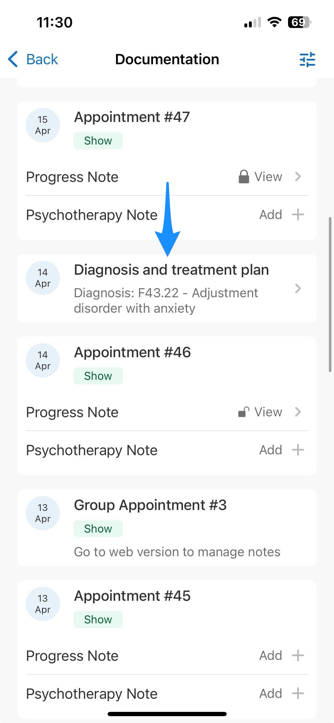 Documentation screen showing appointments with notes. Arrow points to a diagnosis and treatment plan.